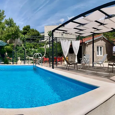 Summer 2 Apartment *